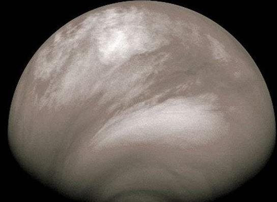 水也许并非宇宙生命的唯一液体要素，其他元素或许也能创造生命