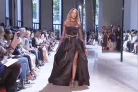 黑珍珠卓丹·邓（Jourdan Dunn）这个被评为最美超模的姑娘有点酷视频封面