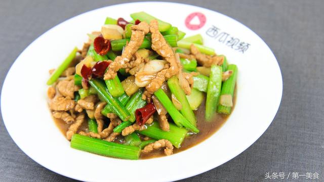 芹菜怎么炒（芹菜如何炒香辣清脆）