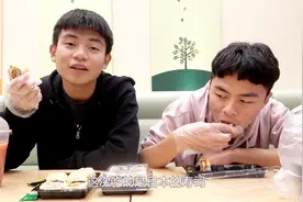 小伙尝试三种不同的“日本寿司”加上芥末调料？一口下去全吐了视频封面