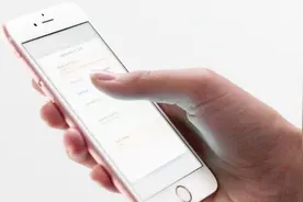 iPhone手机触摸失灵划不动？迅维手机维修师傅教你快速轻松搞定！视频封面