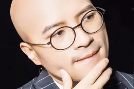 导演易小星爆《万万没想到》成本极低，每人一千块钱？视频封面