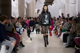 可爱优雅的MiuMiu2019春夏成衣视频封面
