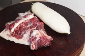 教你狗肉这个做法，不放大料也不用一滴油，起锅原汁原味