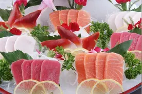 为什么很多人把生海鲜叫刺身？有什么缘由？今天算长见识了视频封面