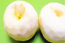 削过皮的苹果容易氧化变色？那是因为你没有找到正确保鲜的方法视频封面