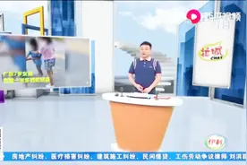 广东7岁女孩抓着一米多的蛇玩耍 上街溜蛇吓坏街坊四邻视频封面