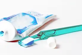 牙膏好坏看尾部颜色？不同颜色针对不同症状，很多人都买错了视频封面