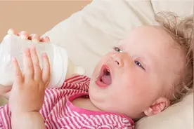 宝宝断奶后，牛奶可以代替配方奶和母乳吗？答案真和你想的不一样图片