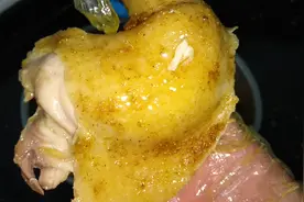 自制独特的药材粉蒸鸡，超详细的做法，滋补美味，铁头又偷吃了！视频封面