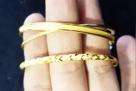 黄金手镯到底该戴到哪只手上呢？听听小闫怎么说视频封面