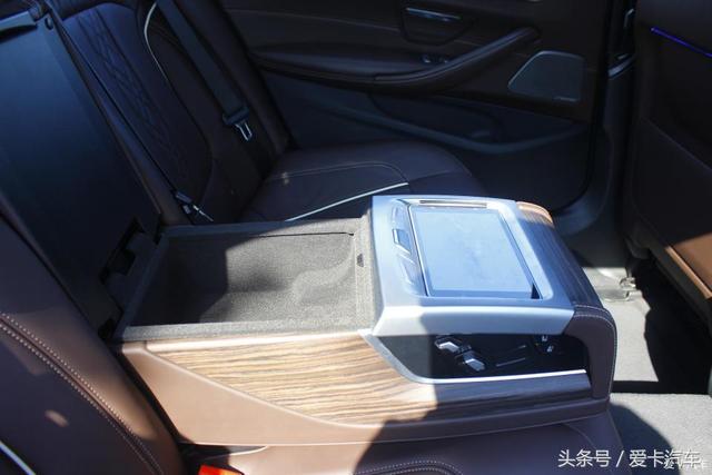 吸粉就是这么容易，试驾全新宝马530Li！