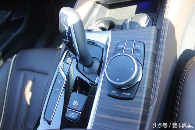 吸粉就是这么容易，试驾全新宝马530Li！