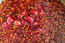 花生辣椒油的最佳做法，花生酥脆，红油香辣，拌菜下饭都好吃视频封面