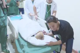 来京求医脑积水“大头宝宝”第五次进手术室