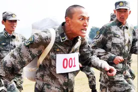 卧薪尝胆！国足进驻特种部队苦练体能，网友：往死里练视频封面