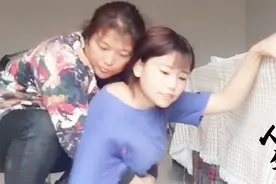 农村姑娘因为意外突然瘫痪，家人担心她的未来嫁不出去视频封面