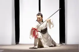 这位皇帝武功太高，自创一种武术，至今都在流传视频封面