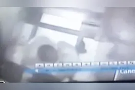 女子乘电梯遭遇色狼，被按在身下一顿乱摸，监控纪录全过程