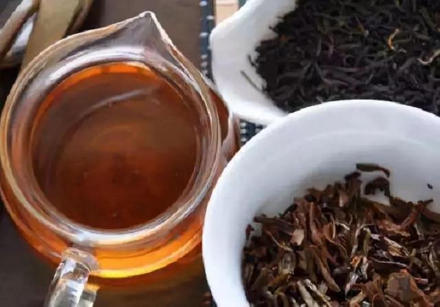 吃剩的海鲜壳可别扔，铺一层在盆底，长寿花长满花骨朵！