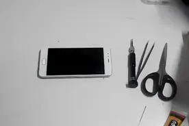 「创客实战」手机维修-更换手机按键排线轻松解决按键失灵视频封面