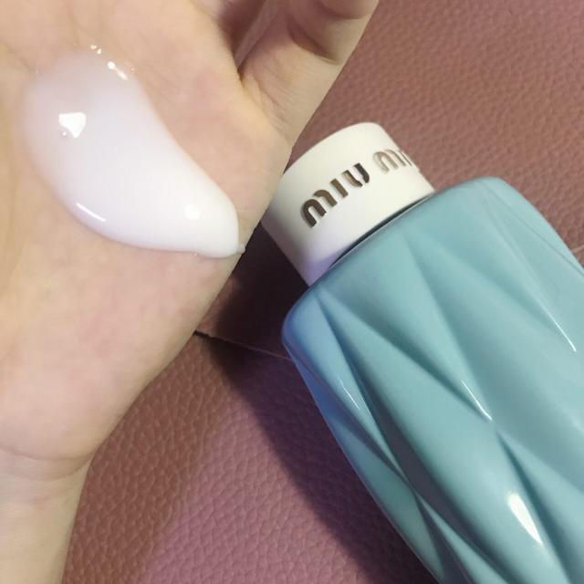 miumiu身体乳没说明书
