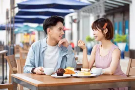 观察一个男人，别试探，看他吃饭的样子图片