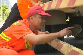 从开公交车到开环卫车！朱国雄义无反顾，展现环卫人的使命和担当图片