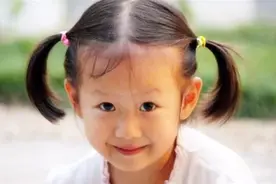 孩子小时候有这几个特征，长大会越长越好看！你家孩子中了几个