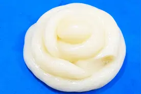 1分钟学会用洗手液做解压的面膜泥，步骤简单方便，玩起来贼过瘾