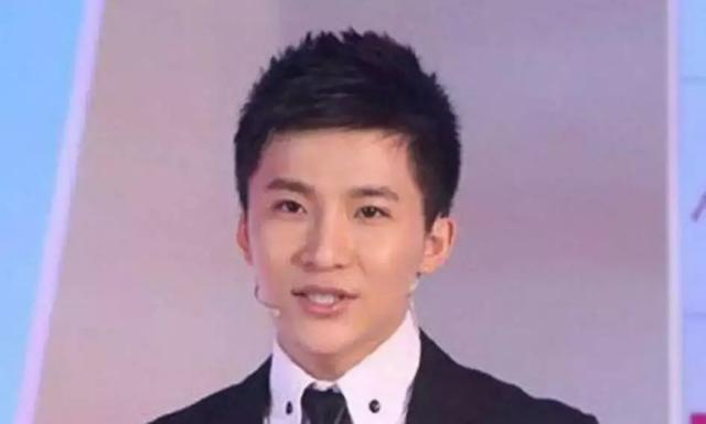 《闪亮新主播》选拔13年后，杜海涛走红，他演尽配角让吴昕落泪