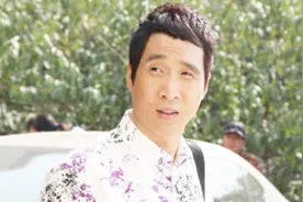 草根著名导演，《杨光的快乐生活》条子，曾因“揩油”秦岚惨被骂