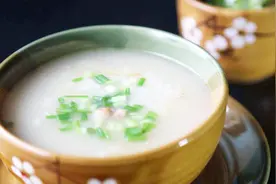 这些辅食适合6个月宝宝，食材常见且营养丰富，新手爸妈不用愁了视频封面