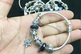 潘多拉手链氧化变色脏了该如何清洗跟保养？小汉教你小妙招视频封面