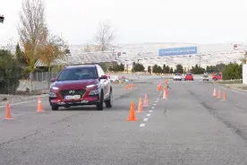 现代KONA麋鹿测试，韩国车有这样表现的你觉得惊讶吗？视频封面