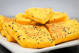 一碗面粉，一块南瓜，搅一搅，手不粘面，做出来的南瓜烙蓬松暄软