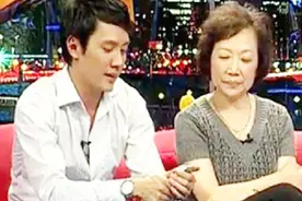 冯绍峰妈妈被曝光，赵丽颖未来生活如何，网友：难说视频封面