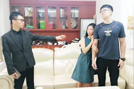 女子生了两个女儿，丈夫却要离婚，两年后再见到女子时丈夫后悔了视频封面
