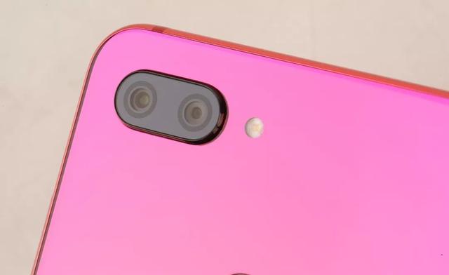 1399元打造出的轻旗舰，小米8青春版上手评测