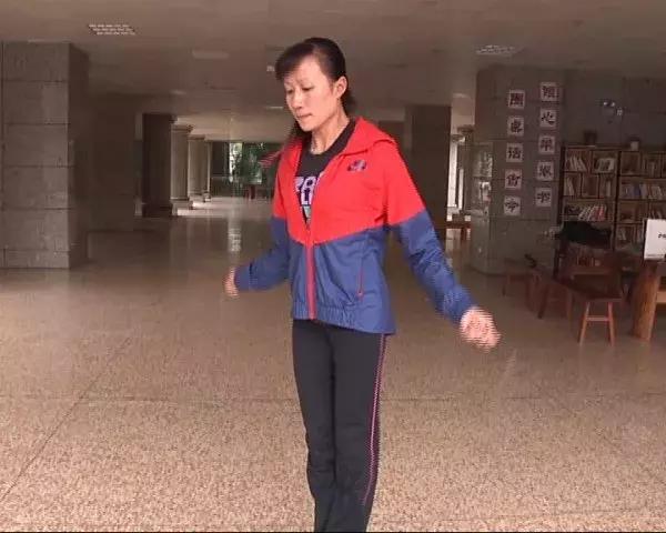 中考1分钟跳绳117下才拿满分,是孩子不行还是标准太高?