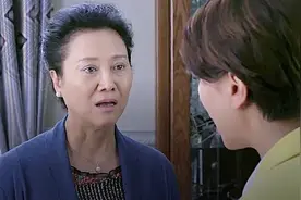 儿媳跟别的男人关系太密切，婆婆劝儿媳要避嫌，应该保持距离视频封面