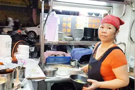 台北12年的老店，米粉汤超好吃，大骨熬制不加味精，绝对的古早味视频封面