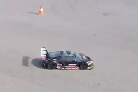 全球速度最快的玩具车，时速可达300公里，比老司机跑高速都快视频封面