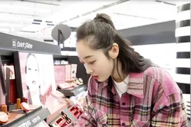 便宜好逛的丝芙兰攻略来了！蒋梦婕现场买不停，还圈粉了限量礼盒视频封面