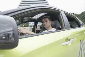 试驾现代昂希诺：不谈做工谈操控，这可能是十万级开起来最爽的SUV视频封面