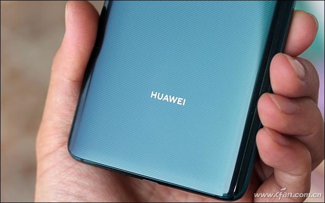 徕卡三摄+麒麟980的怒吼！HUAWEI Mate 20评测