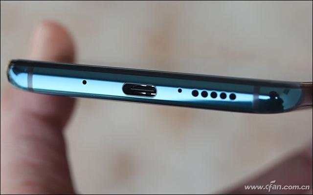 徕卡三摄+麒麟980的怒吼！HUAWEI Mate 20评测