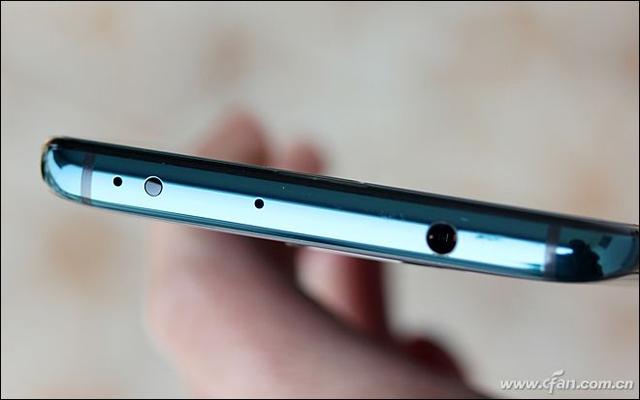 徕卡三摄+麒麟980的怒吼！HUAWEI Mate 20评测