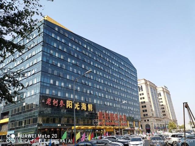 徕卡三摄+麒麟980的怒吼！HUAWEI Mate 20评测
