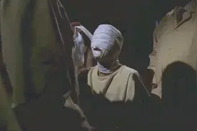 一个审美畸形的世界，毁容脸当道，五官端正的人都要被送去销毁！视频封面